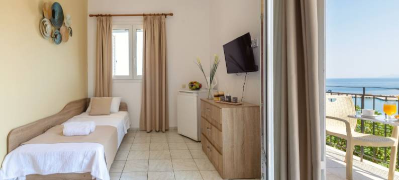 波托灯塔(Faro Del Porto)图片