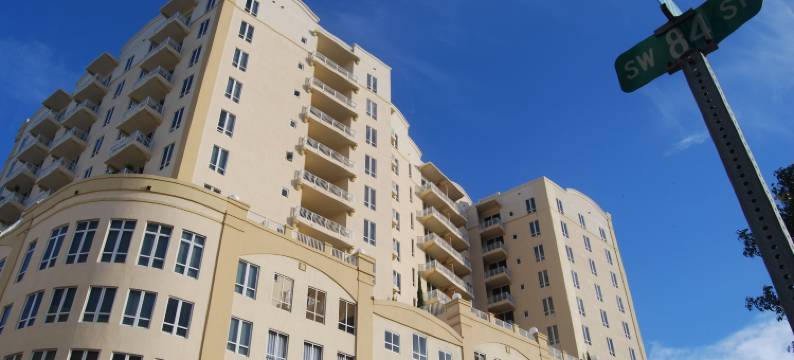 达德兰塔迈阿密假日公寓式酒店(Dadeland Towers by Miami Vacations)图片