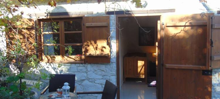哈拉兰博斯度假小屋酒店(Charalambos Holiday Cottage)图片