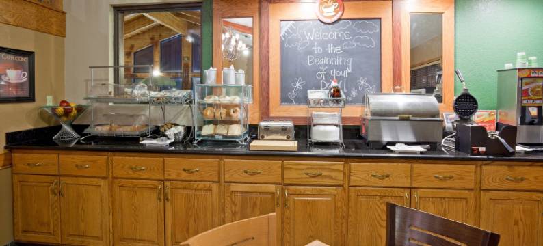 阿克尼-德梅因美吟温德姆酒店(AmericInn by Wyndham Ankeny/Des Moines)图片