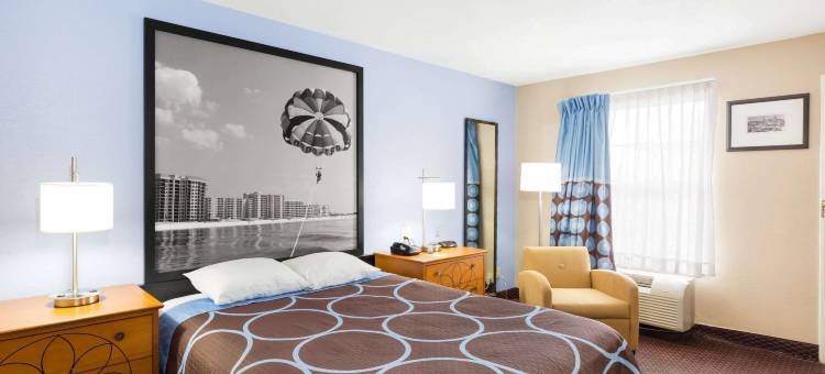 弗利速8酒店(Super 8 by Wyndham Foley)图片