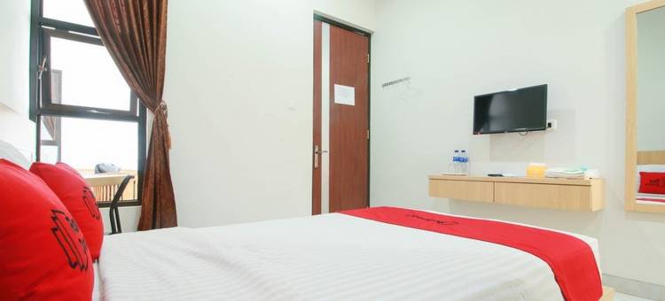 红多兹伊斯兰酒店-近索迪尔曼珍德拉大学(RedDoorz Syariah Near Universitas Jenderal Soedirman)图片
