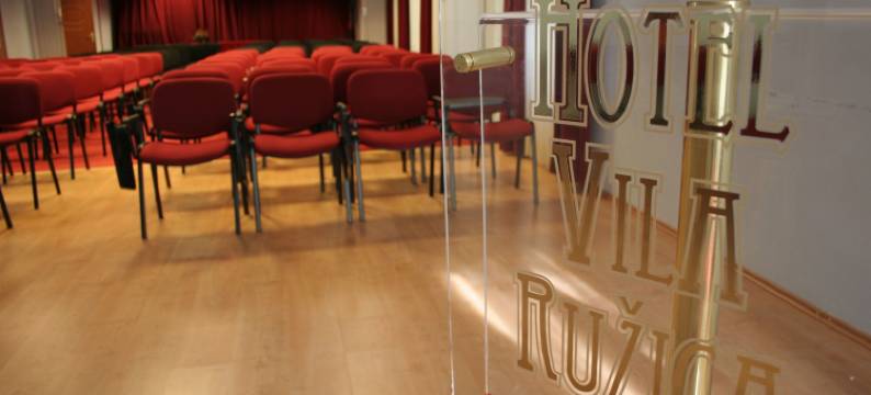 玫瑰别墅酒店(Hotel Vila Ružica- Glavna Zgrada I Depandanse)图片