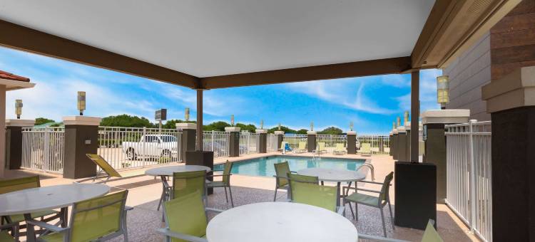 拉瓦卡港拉昆塔温德姆套房酒店(La Quinta Inn & Suites by Wyndham Port Lavaca)图片