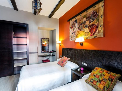 安达卢斯之花酒店