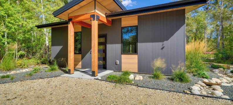 红色小屋附近的洛克溪度假村：靠近小溪的小木屋(Rock Creek Retreat Creekside Cabin Near Red Lodge)图片