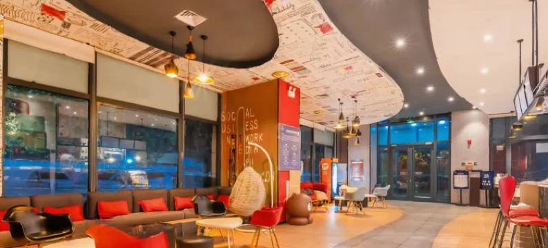 尖峰·悦电竞酒店(石家庄火车站孙村地铁站店)图片