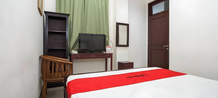 拉亚那各勾2号红门旅馆(RedDoorz @ Raya Ngagel 2)图片