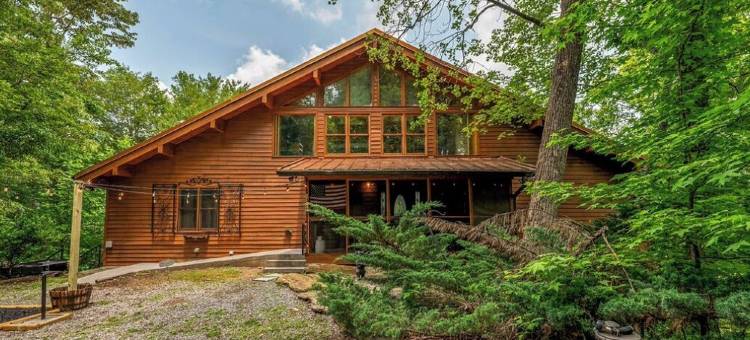 Stunning Views! Huge Game Room, Vaulted Ceilings, Big Bedrooms, & Great Parking!图片