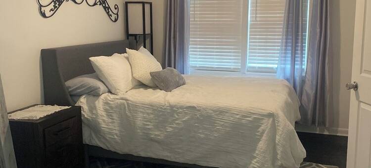 3-bedroom 3 bathroom house with full kitchen in charming Pembroke with AC, WiFi.图片