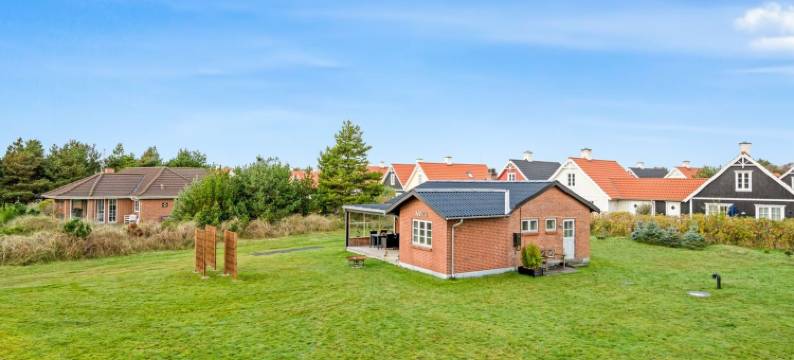 "Agni" - 800m from the Sea图片