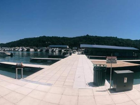 Light and Bright Cabin Close to Pates Ford Marina