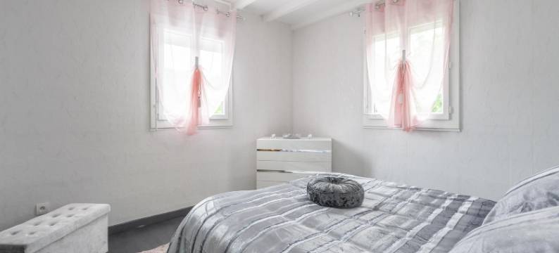 Spacious villa 200 metres from the river Orb图片