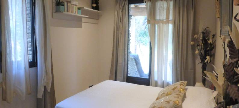 Stone House near Châteauneuf-du-Pape Vineyards图片