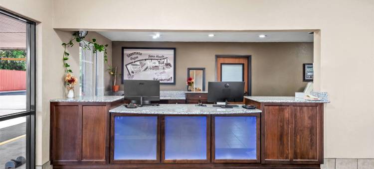 特雷霍特温德姆速8酒店(Super 8 by Wyndham Terre Haute)图片