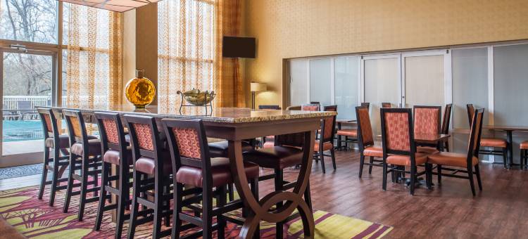 夏洛特阿罗伍德路欢朋套房酒店(Hampton Inn & Suites Charlotte-Arrowood Rd.)图片