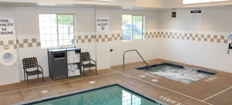 智选假日套房酒店切尼的大学区(Holiday Inn Express & Suites Cheney)图片