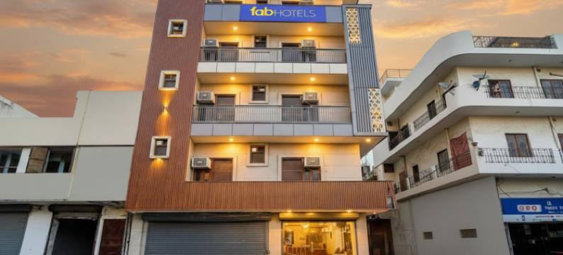 法布酒店皇家店-靠近古鲁戈文德辛格大学(FabHotel the Royal - Nr Guru Govind Singh University)图片