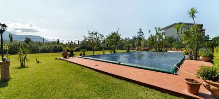 Villa with Pool Near Paestum图片