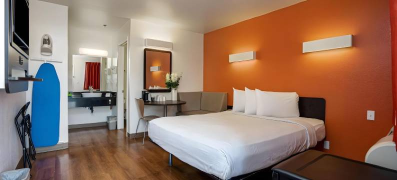 加州蒂梅丘拉6号汽车旅馆 - 历史老城(Motel 6 Temecula, CA - Historic Old Town)图片