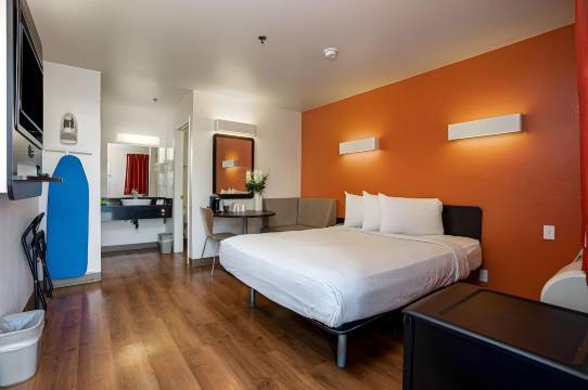 加州蒂梅丘拉6号汽车旅馆 - 历史老城(Motel 6 Temecula, CA - Historic Old Town)