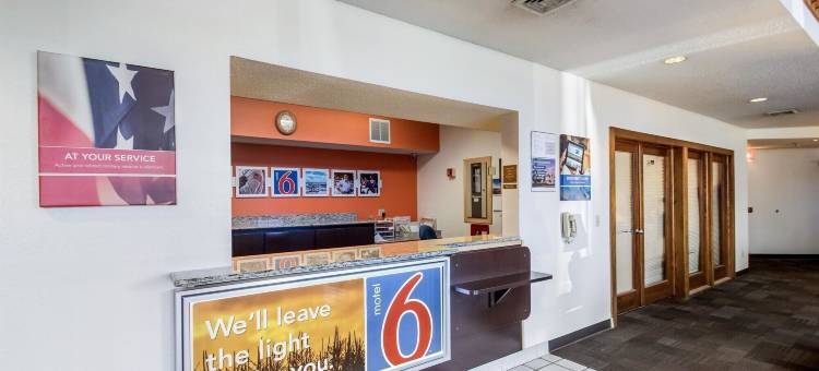 威斯康星萨库维里 6 号汽车旅馆(Motel 6 Saukville, WI)图片