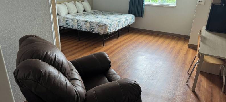 艾奥瓦阿沃卡 6 号汽车旅馆(Motel 6 Avoca, IA)图片