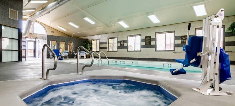 科尔比品质酒店及套房(Quality Inn & Suites Colby)图片