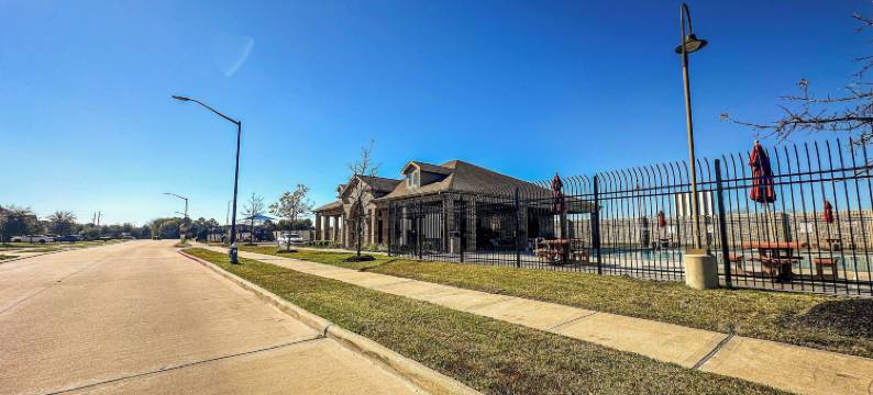 阿尔法集团(Alpha Group)图片