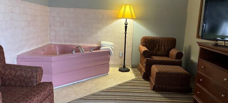 阿纳莫萨IA速8酒店(Super 8 by Wyndham Anamosa IA)图片