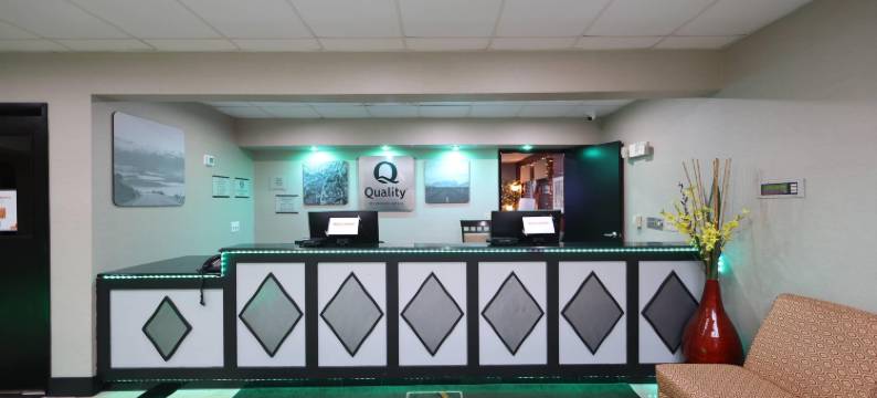 马图恩南品质套房酒店(Quality Inn & Suites Mattoon South)图片