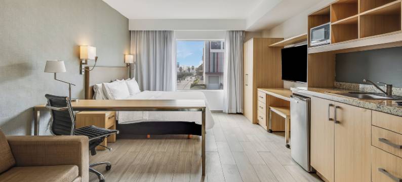 费斯塔蒙特雷拉费酒店(Fiesta Inn Monterrey la Fe)图片