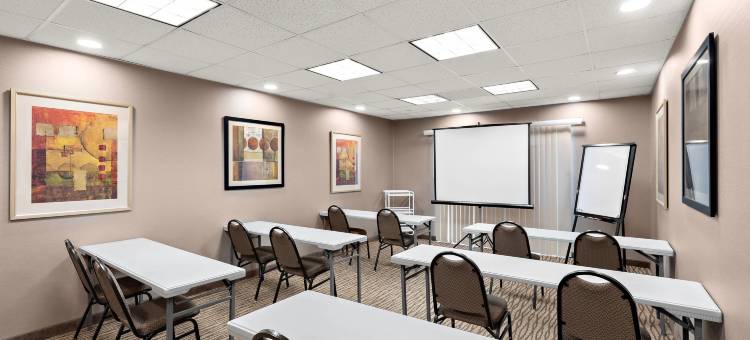 瓦卡拉维尔 - 纳帕谷舒适套房酒店(Comfort Suites Vacaville-Napa Valley Area)图片