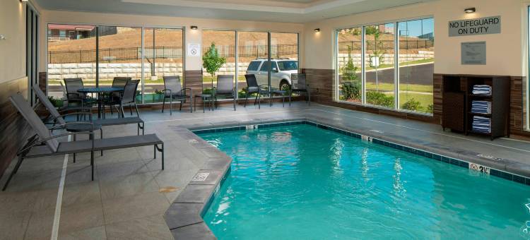 贝茨维尔万豪国际旗下万枫酒店及套房(Fairfield by Marriott Inn & Suites Batesville)图片