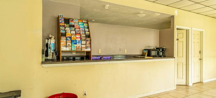利文斯顿OYO经济旅馆德州US 59(Economy Inn Livingston by OYO TX US 59)图片