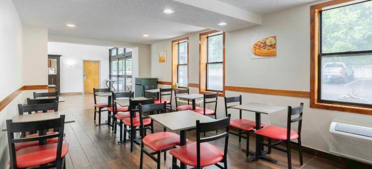 米德尔伯勒红屋顶酒店及套房(Red Roof Inn & Suites Middleborough)图片