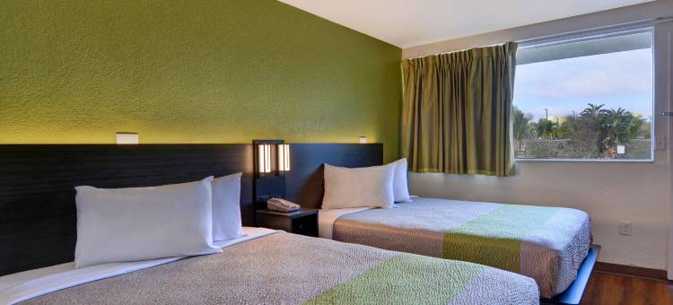 可可比奇海滩6号汽车旅馆(Motel 6 Cocoa Beach, FL)图片