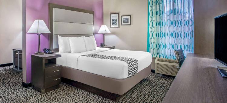 拉德福德拉昆塔温德姆酒店(La Quinta Inn by Wyndham Radford)图片