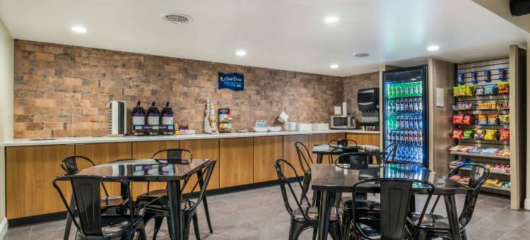 里奇蒙北凯隆波因特酒店 - 近大学(Clarion Pointe Richmond North Near University)图片