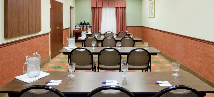 智选假日套房酒店奎克敦(Holiday Inn Express & Suites Quakertown - Allentown Area)图片