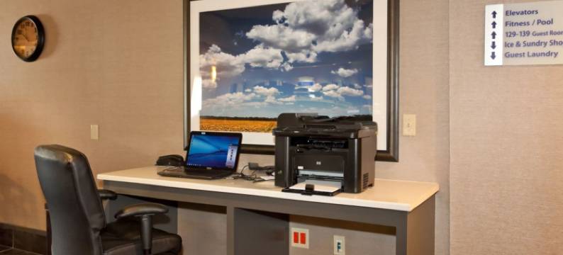 智选假日套房酒店牛顿(Holiday Inn Express & Suites NEWTON by IHG)图片