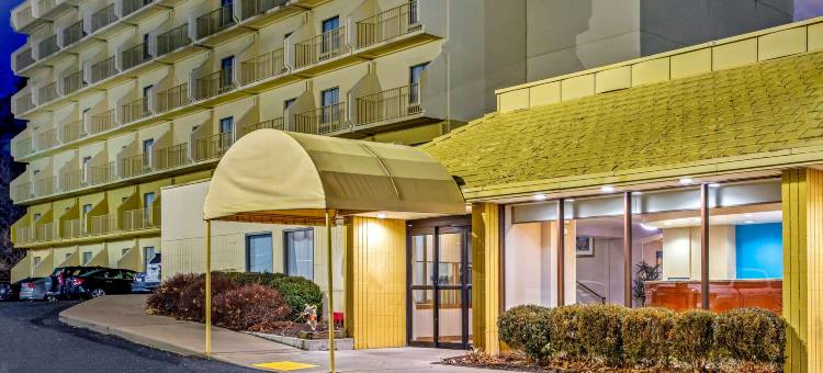 纽约市斯坦福德拉昆塔温德姆套房酒店(La Quinta Inn & Suites by Wyndham Stamford / New York City)图片