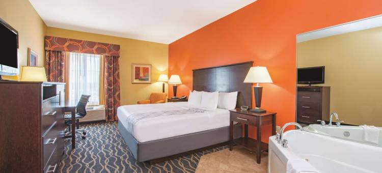 塔尔萨机场博览广场拉昆塔温德姆套房酒店(La Quinta Inn & Suites by Wyndham Tulsa Airpt / Expo Square)图片