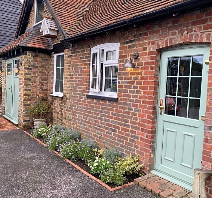 The Crown Inn Dial Post Hotel Overview