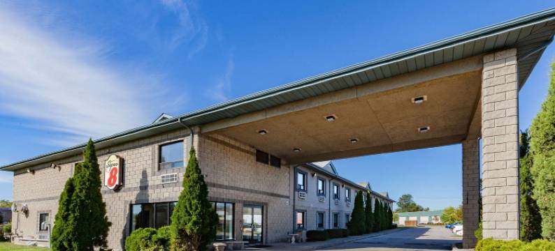 大使温莎大桥速8酒店(Super 8 by Wyndham Ambassador Bridge Windsor on)图片