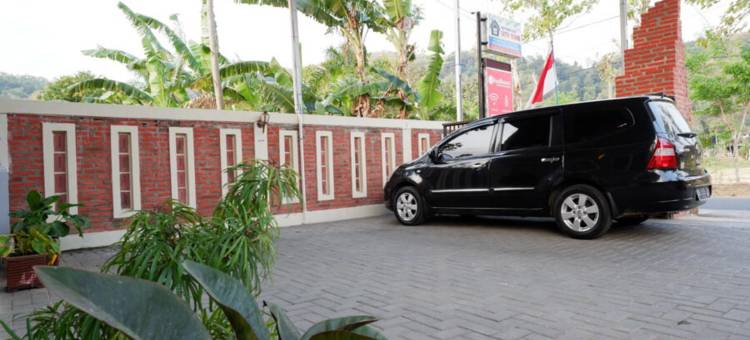 RedDoorz Syariah near Alun Alun Pacitan 2图片