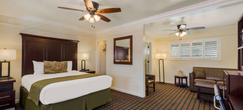 卡梅尔奥克斯凯隆精选酒店(Clarion Collection Carmel Oaks Inn)图片