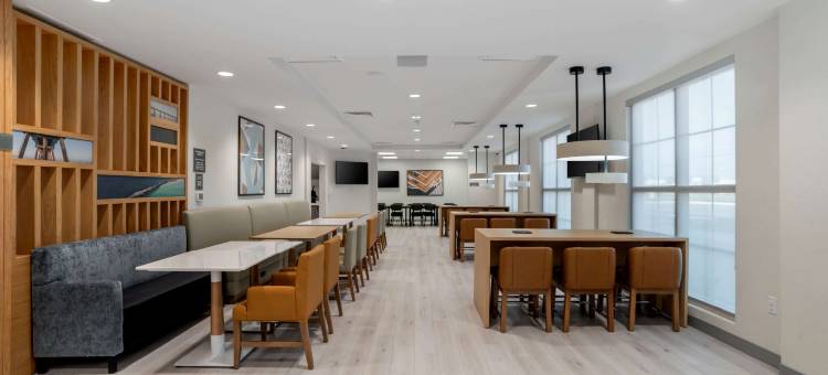 舒适酒店和套房巴拿马城海滩 - 码头公园区(Comfort Inn & Suites Panama City Beach - Pier Park Area)图片