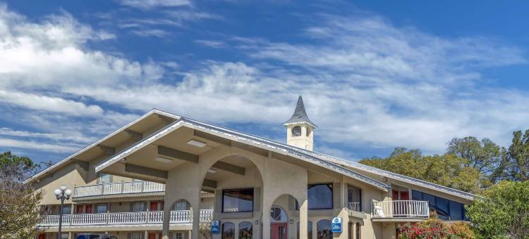 星期天豪斯贝斯特韦斯特酒店(Best Western Sunday House Inn)图片