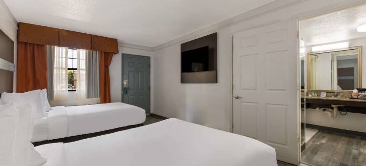 品质酒店及套房-机场(Quality Inn & Suites Airport)图片